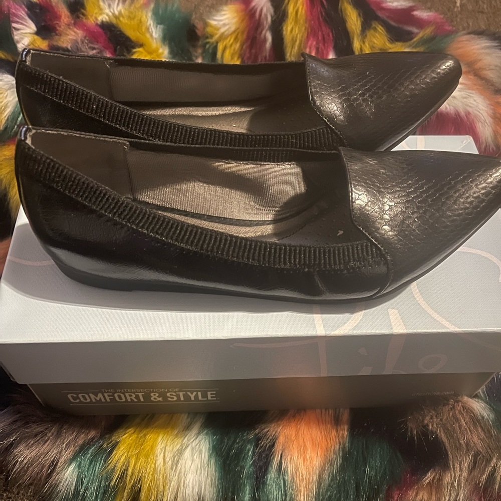 Life strife casual flats , black patent leather size 8.5